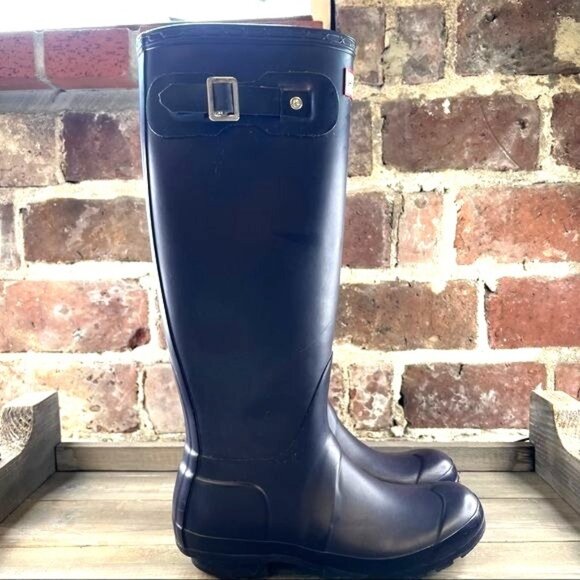 Hunter Original Tall Classic Rain Boots In Plum Purple Sz 6 - Picture 1 of 16